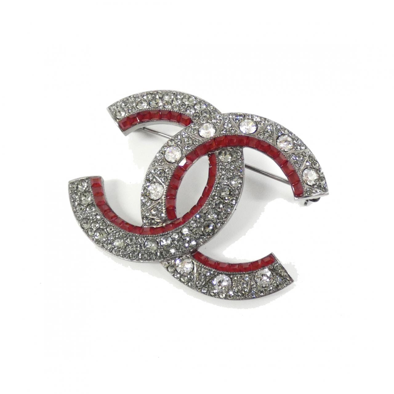 CHANEL brooch