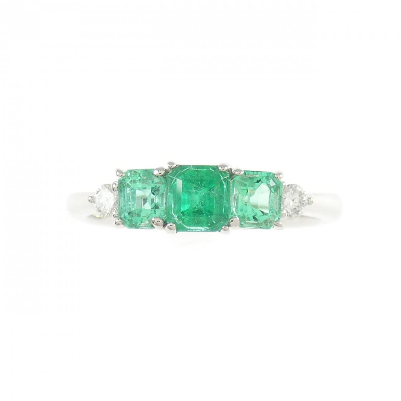 PT900 Emerald Ring 0.69CT