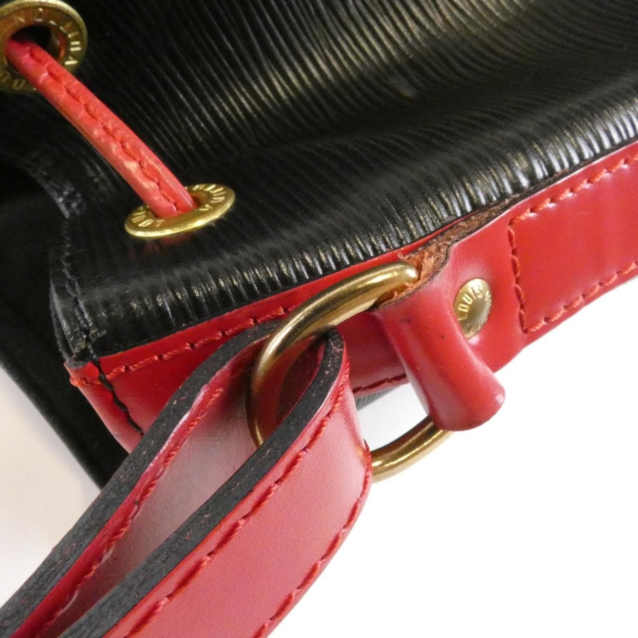 ルイヴィトン エピ ノエ M44017 ショルダーバッグ