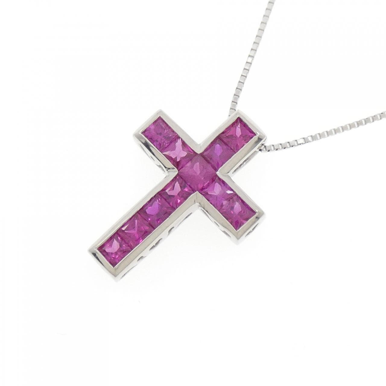 PT900/PT850 クロス ルビー ネックレス 1.38CT