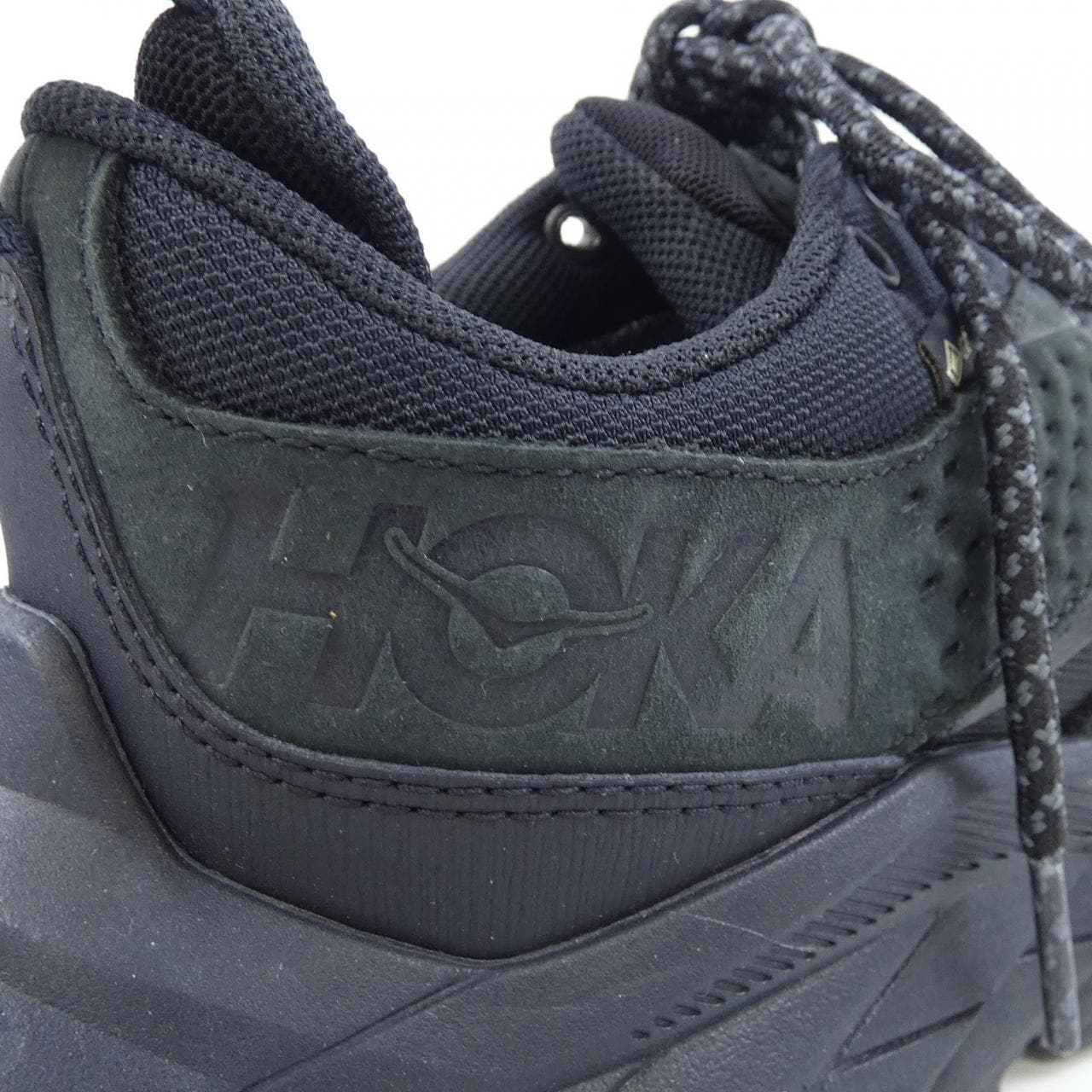 ホカオネオネ HOKA ONE ONE スニーカー