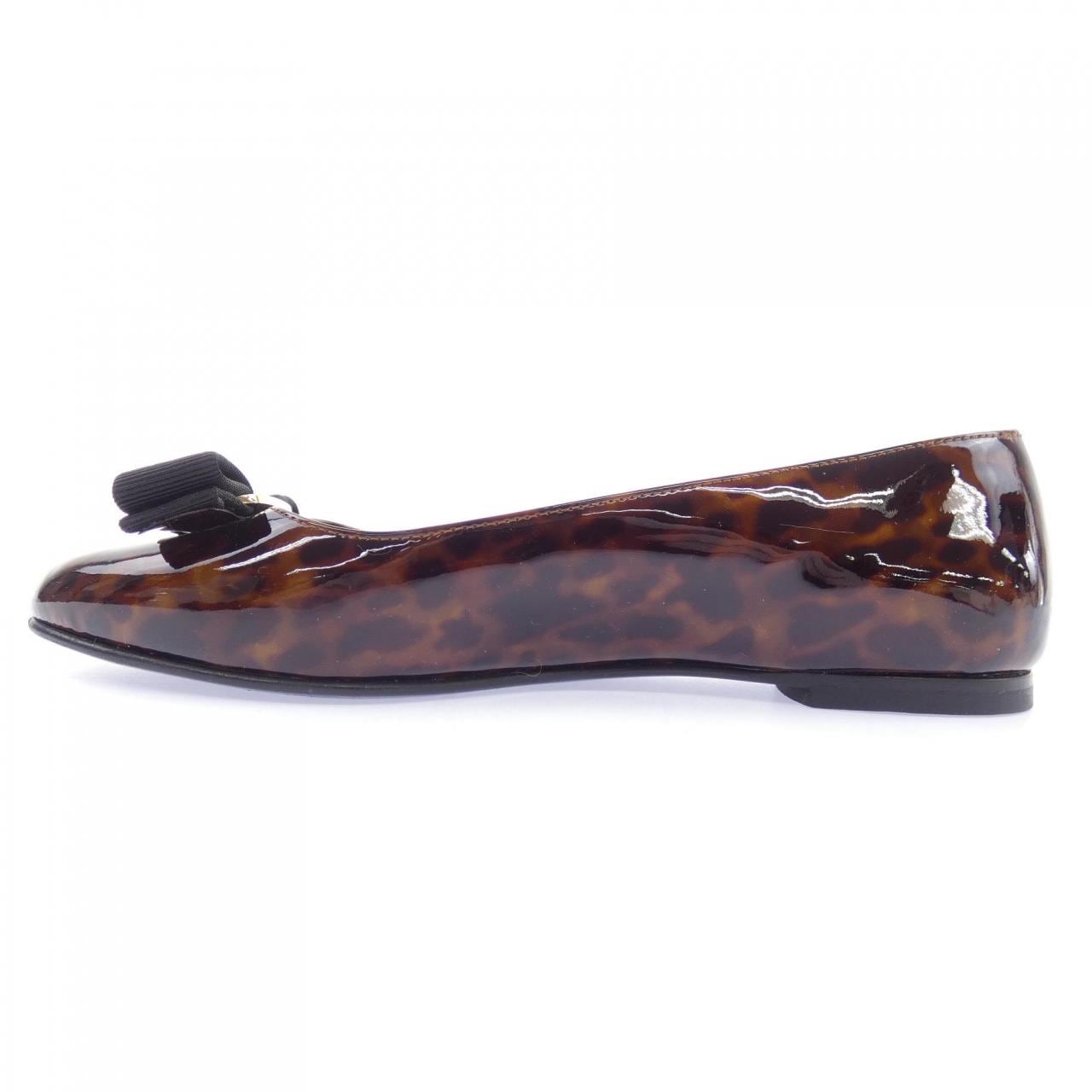 サルヴァトーレフェラガモ SALVATORE FERRAGAMO フラットシューズ