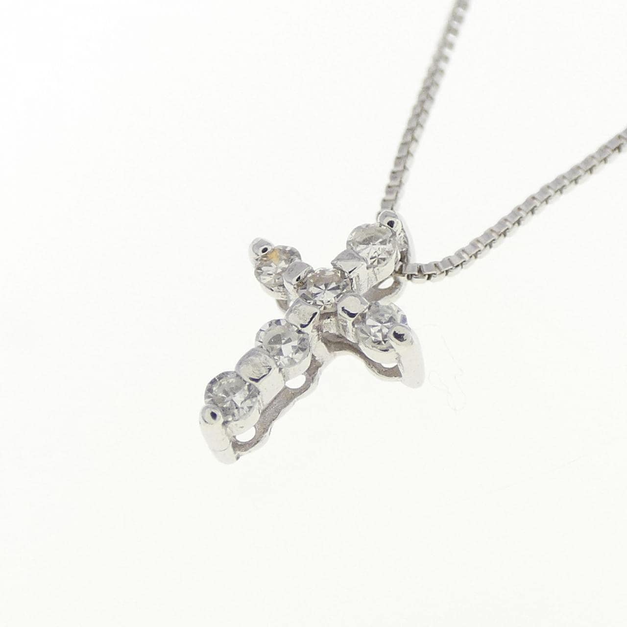 K14WG Cross Diamond Necklace