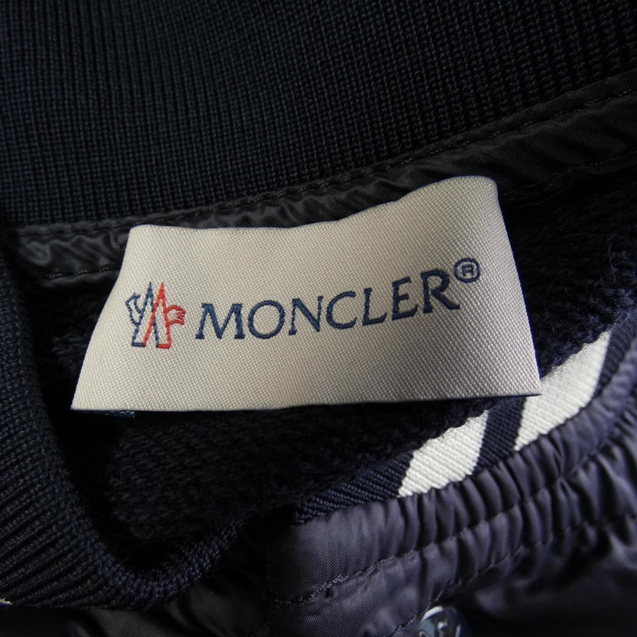 モンクレール MONCLER I20918G00011 ダウンジャケット