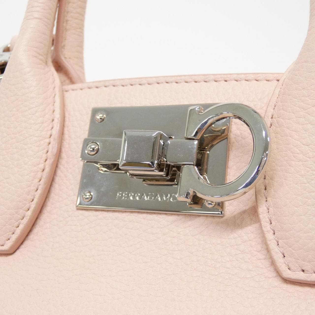 サルヴァトーレフェラガモ THE STUDIO 21 4493 バッグ