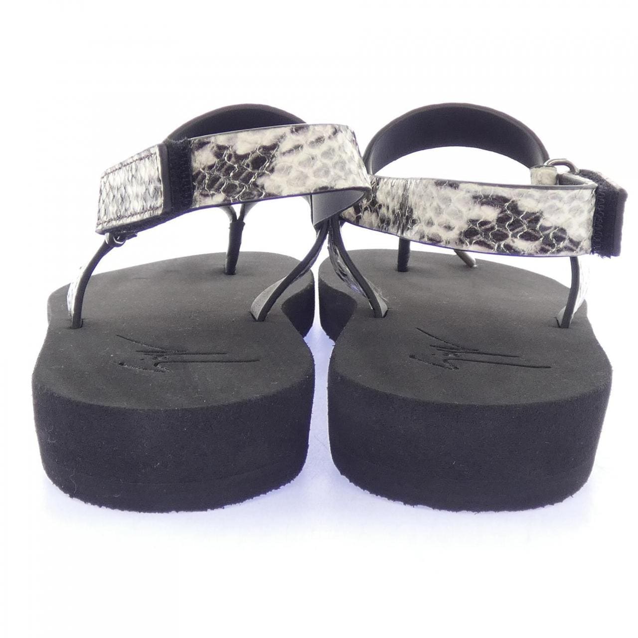 ジュゼッペザノッティ GIUSEPPE ZANOTTI サンダル