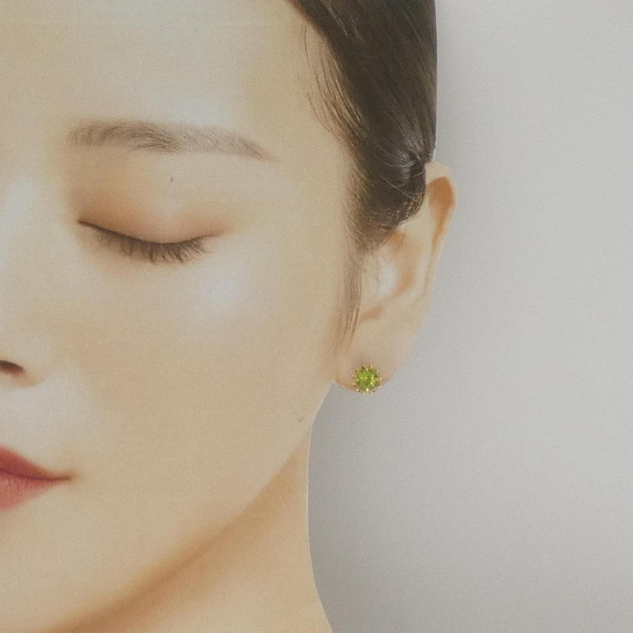 K18YG ペリドット ピアス 1.80CT