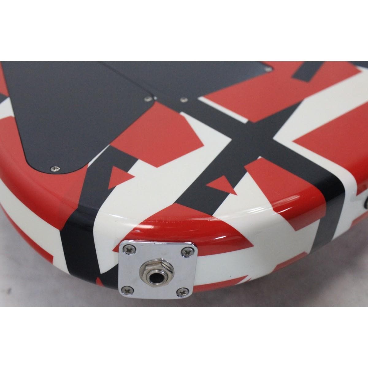 EVH STRIPED RED WITH BLACK