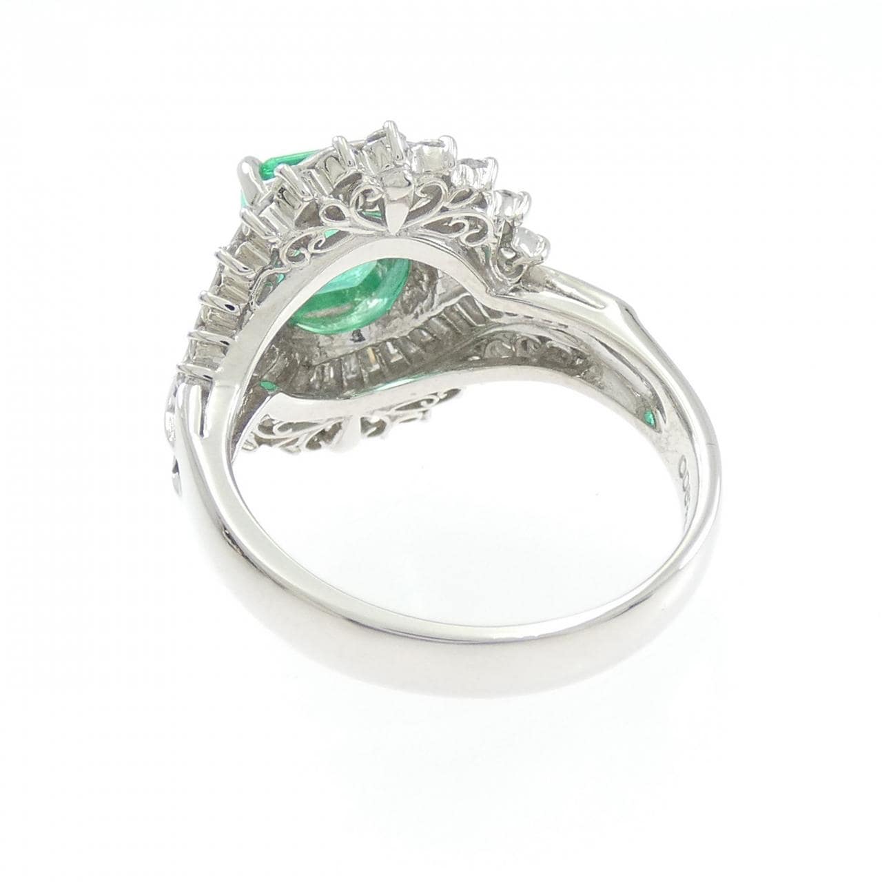 PT900 エメラルド リング 1.39CT