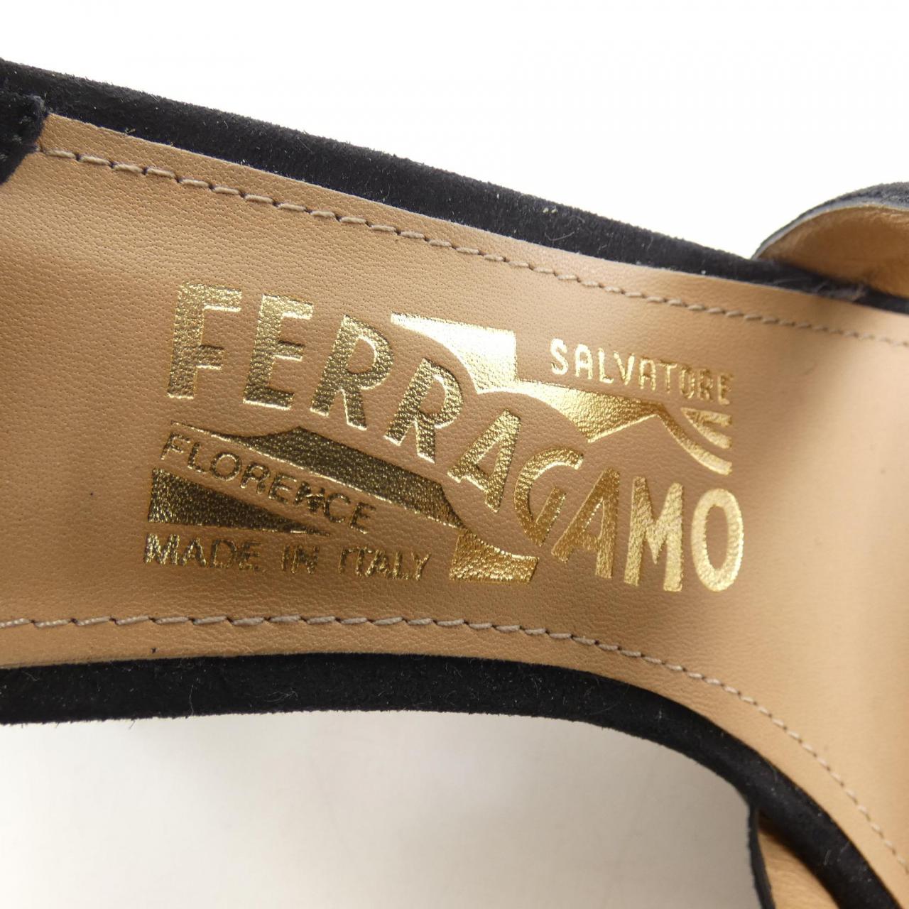 サルヴァトーレフェラガモ SALVATORE FERRAGAMO サンダル