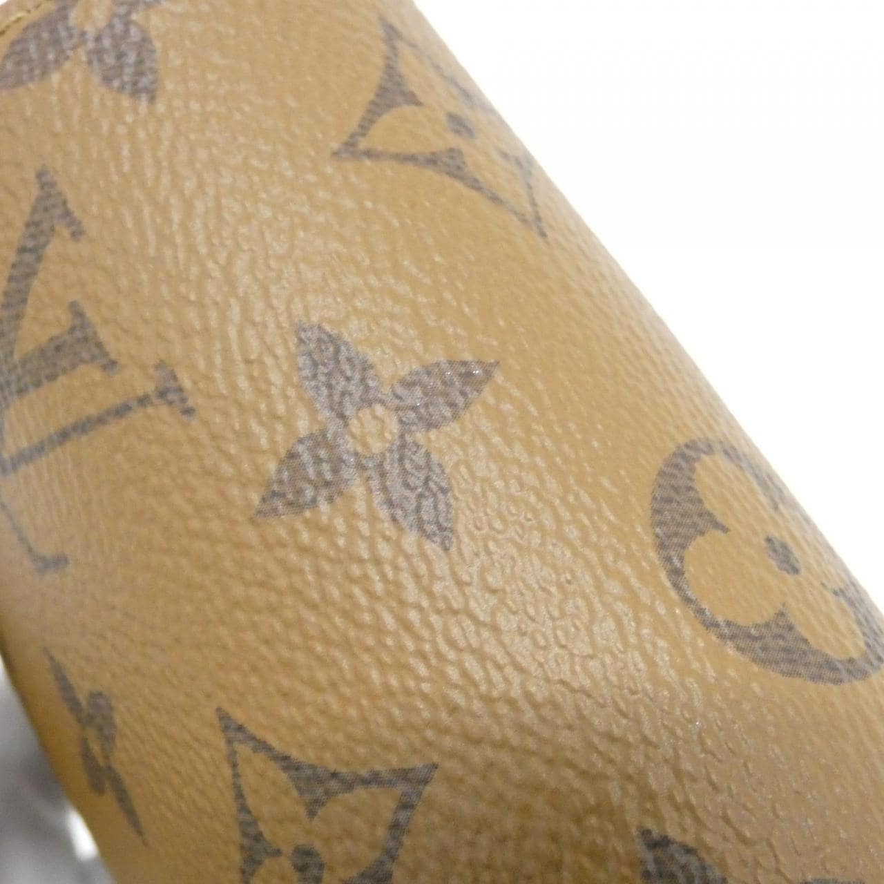 ルイヴィトン モノグラム リバース ウォレット オン チェーン アイビー M26587 ショルダーバッグ