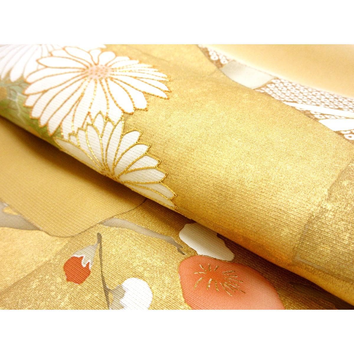 色留袖　友禅金彩加工　刺繍入り　剣片喰