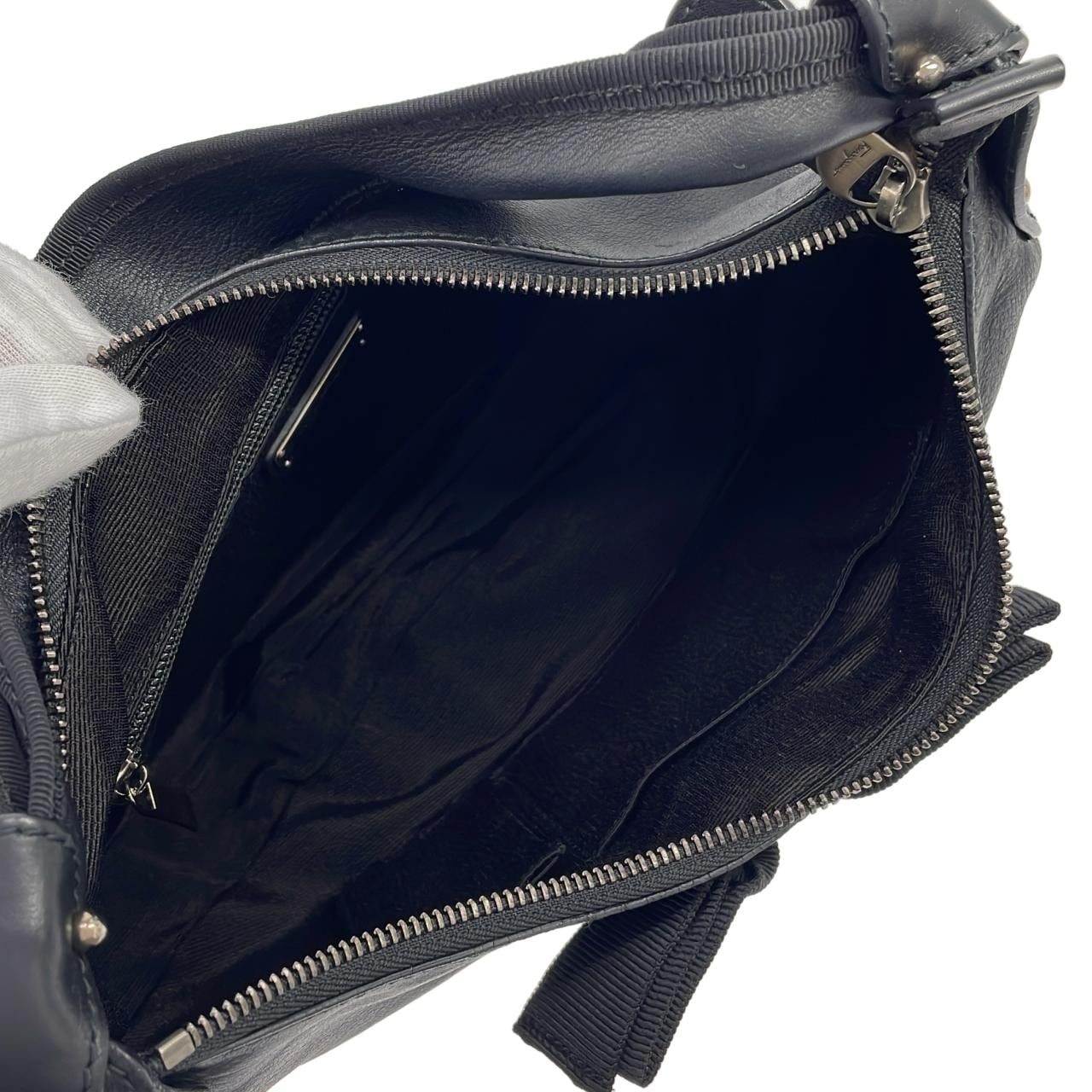 サルヴァトーレフェラガモ 21 B505 ショルダーバッグ