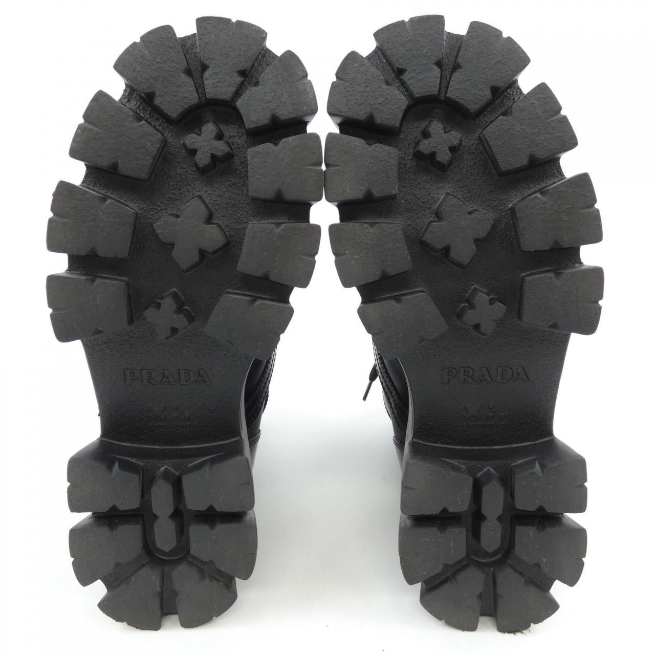 プラダ PRADA モノリス トライアングルロゴ 1T255M ブーツ