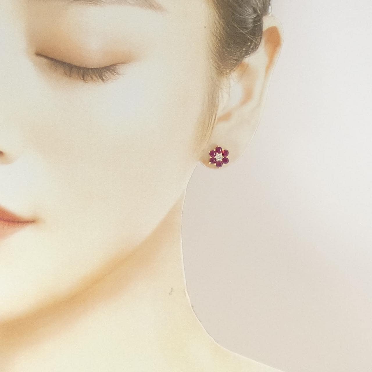 K14YG フラワー ルビー ピアス