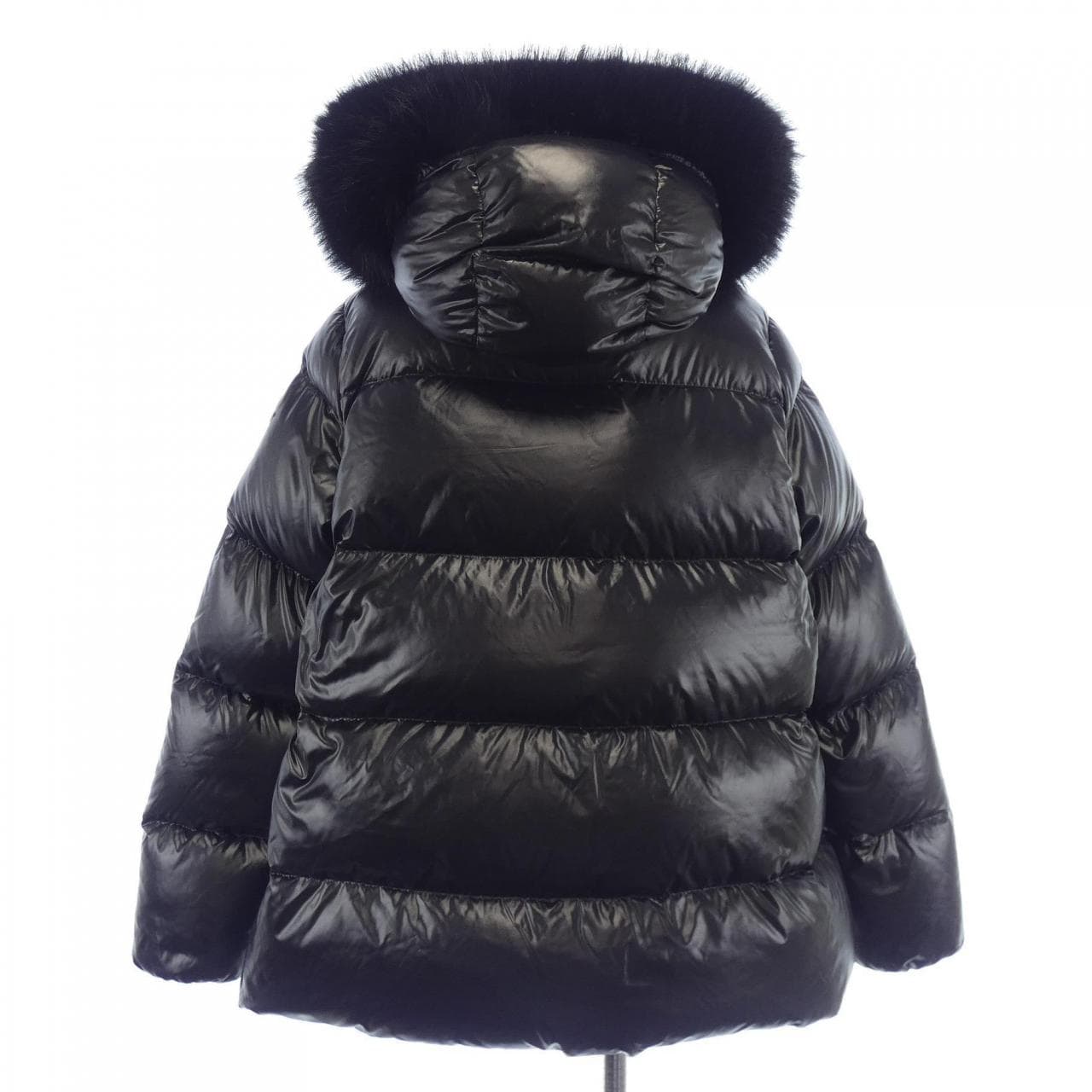 モンクレール MONCLER ダウンジャケット