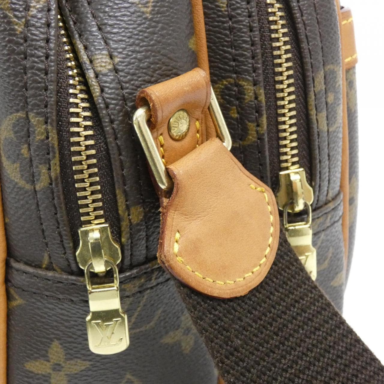 LOUIS VUITTON Monogram Reporter 28 公分 M45254 單肩包