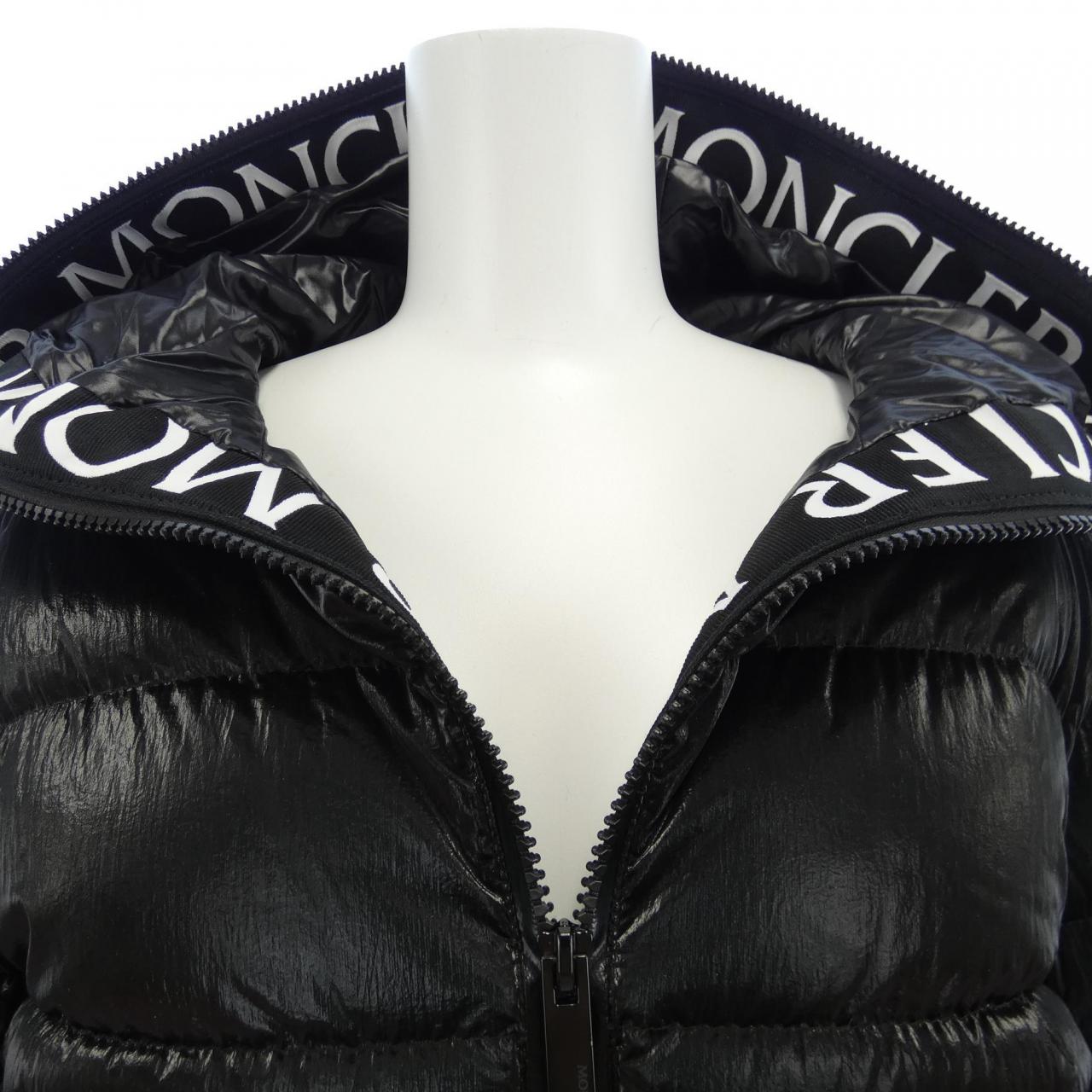 モンクレール MONCLER ダウンジャケット