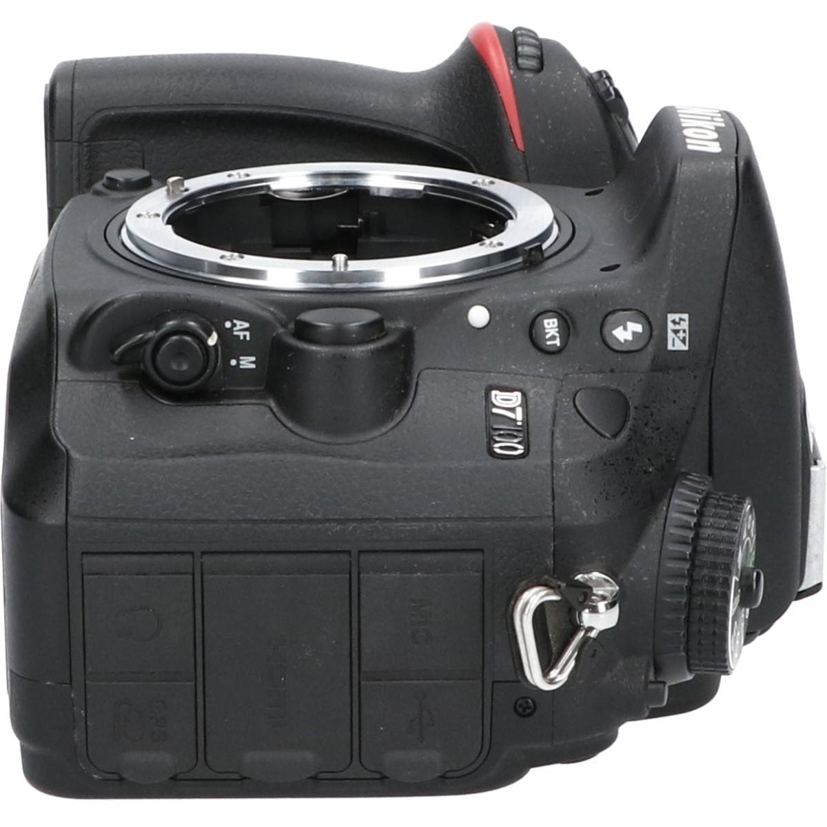 D7100
