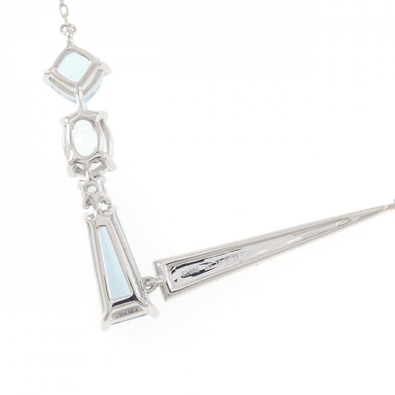 K18WG ブルートパーズ ネックレス 3.23CT