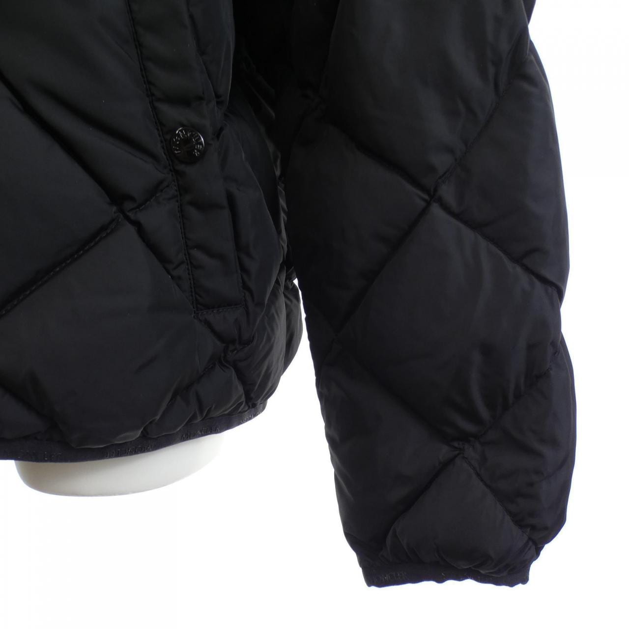 モンクレール MONCLER ARVOUIN ダウンジャケット