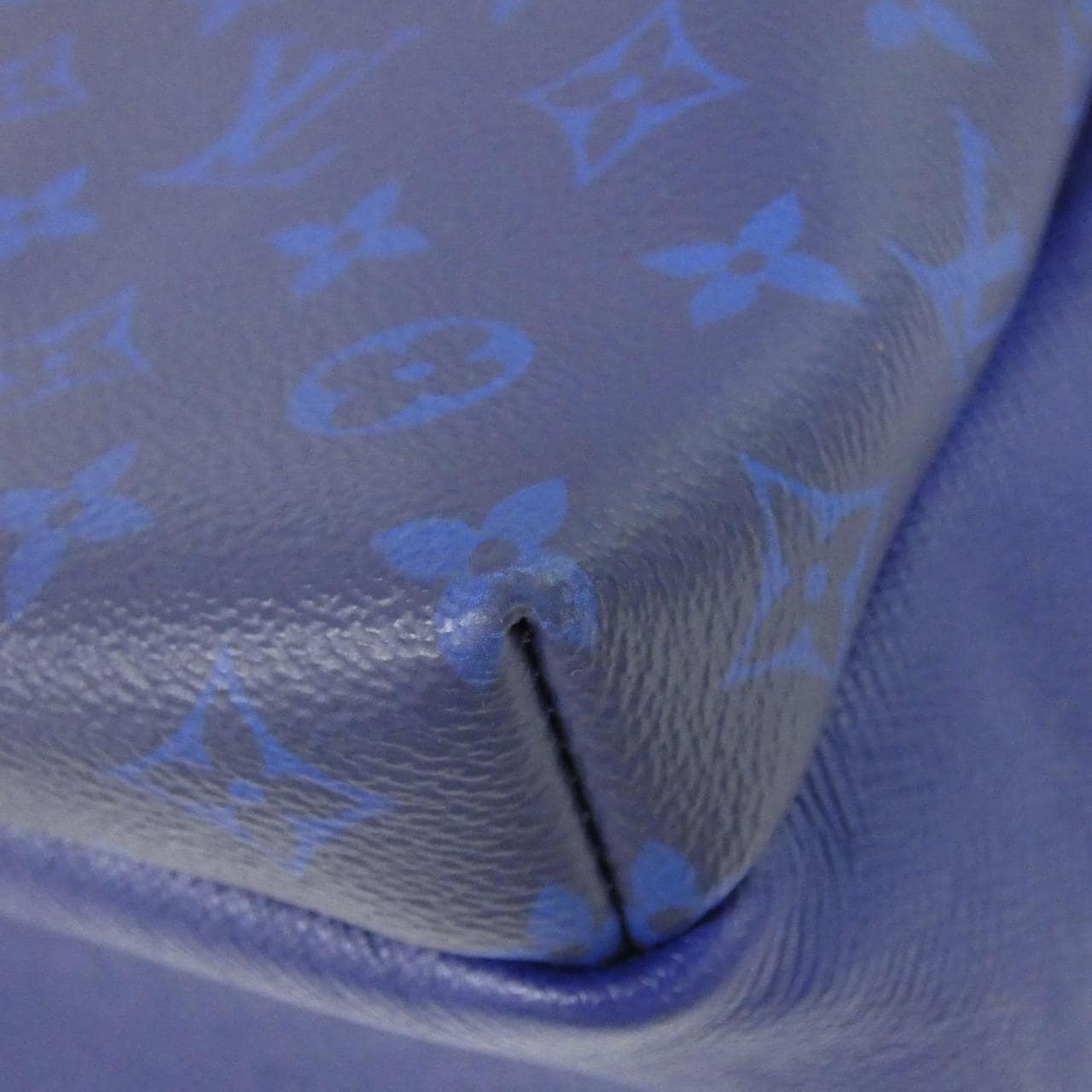 ルイヴィトン タイガ ラマ ディスカバリー バックパック M30229 リュックサック