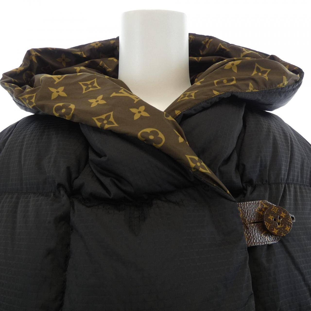 ルイヴィトン LOUIS VUITTON FLOW16E54 ダウンジャケット
