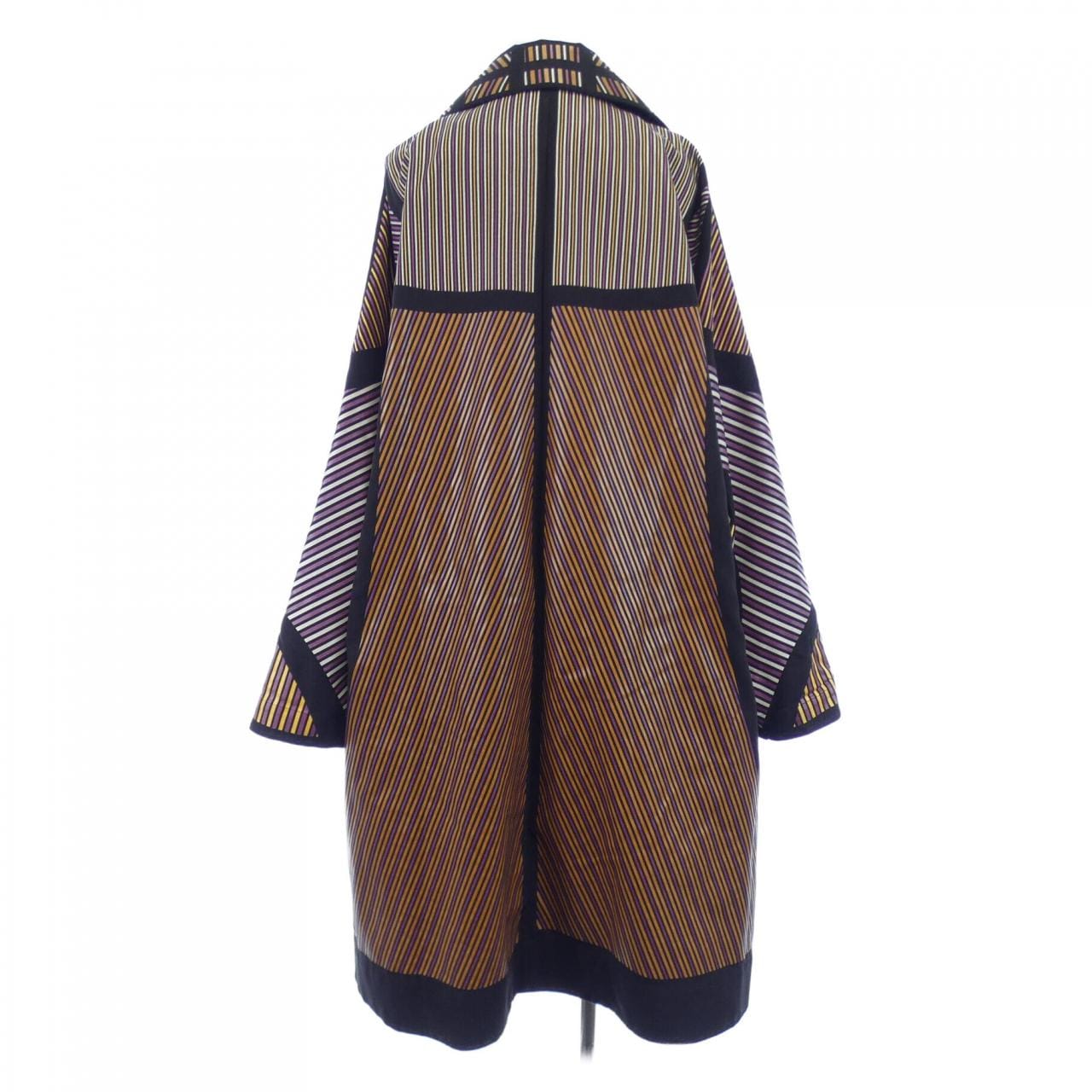 ISSEY MIYAKE(イッセイミヤケ) レディース アウター コート（美