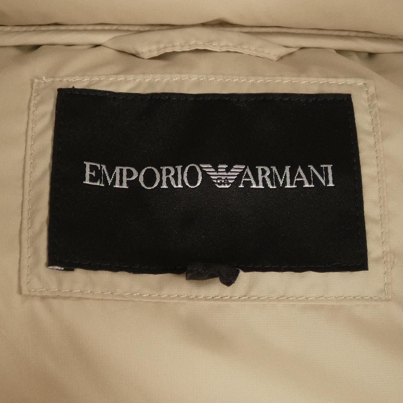 エンポリオアルマーニ EMPORIO ARMANI EM003050 AF18231 ダウンジャケット