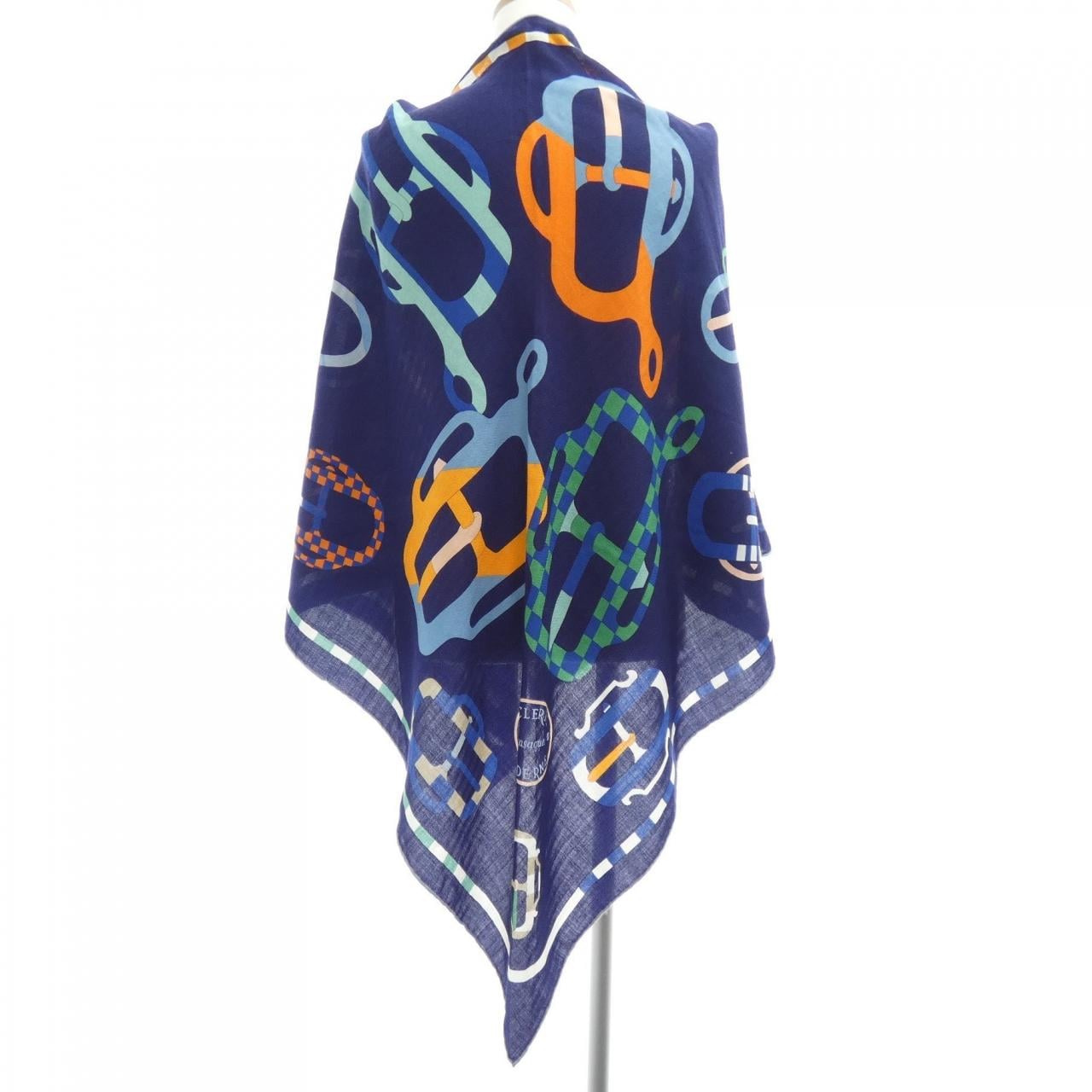 エルメス HERMES BOUCLERIE MODERNE EN CASAQUES H364113S トライアングルジェアン ショール