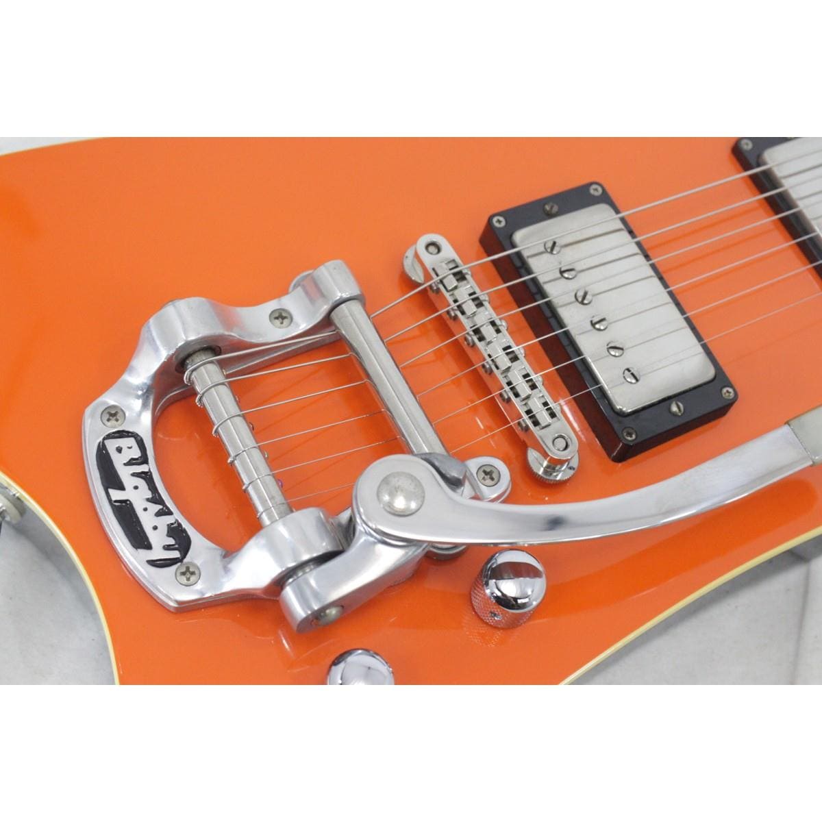TOM HOLMES BG-STANDARD W/BIGSBY