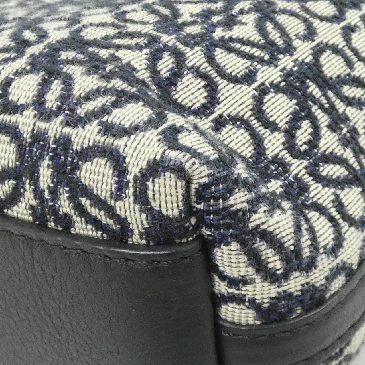 ロエベ フラメンコ クラッチ A411FC1X33 バッグ