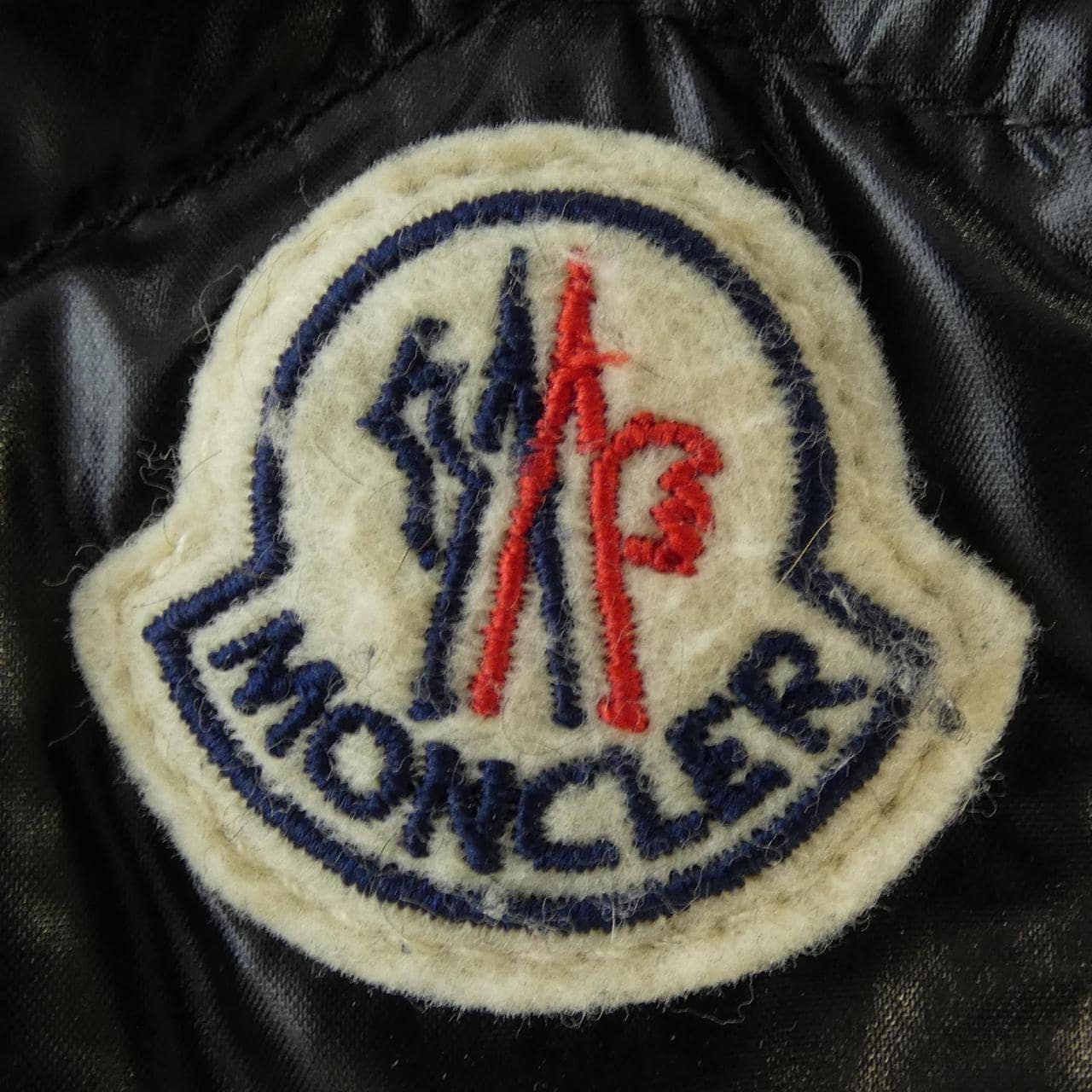 モンクレール MONCLER ダウンジャケット