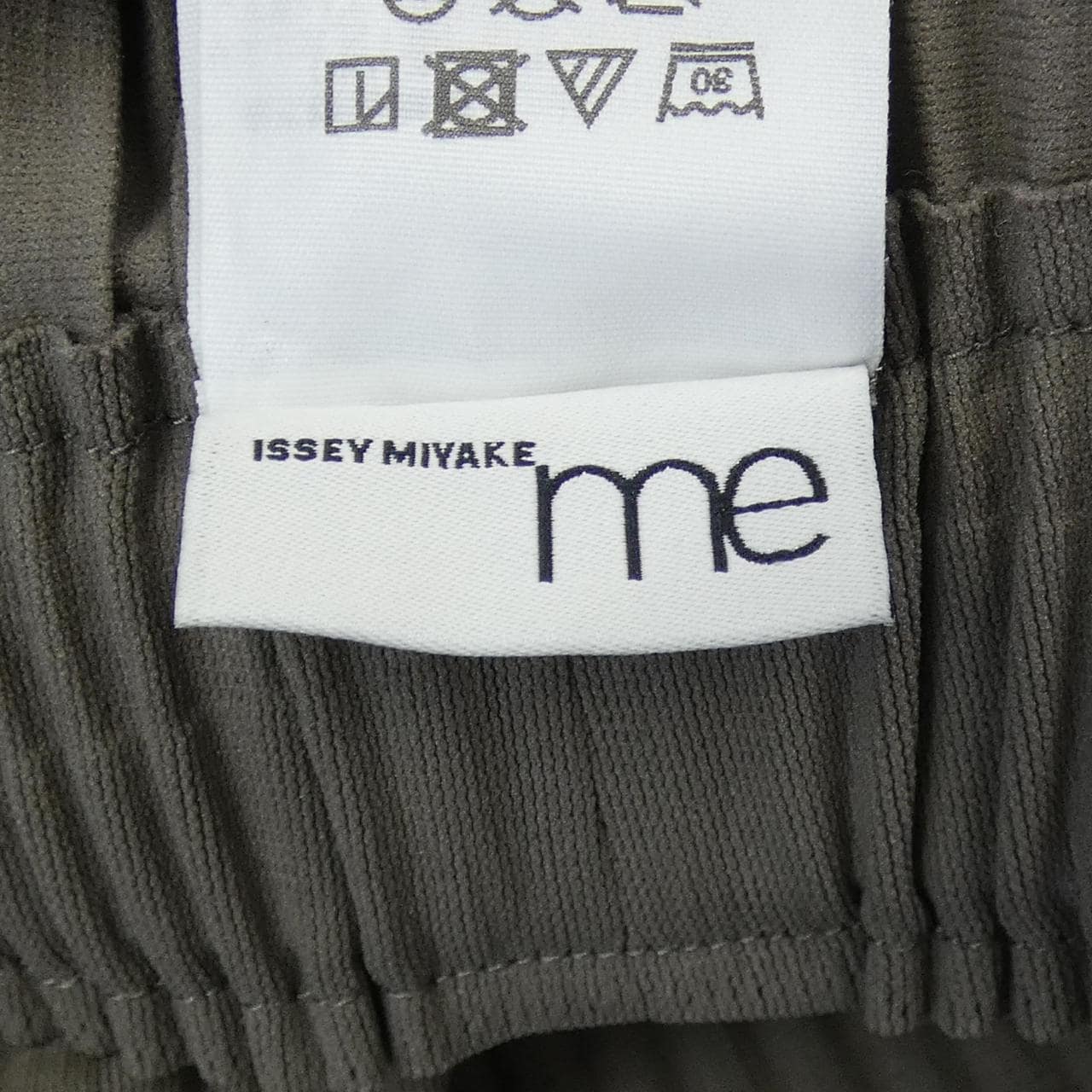 ミーイッセイミヤケ me ISSEY MIYAKE MI44KF634 パンツ