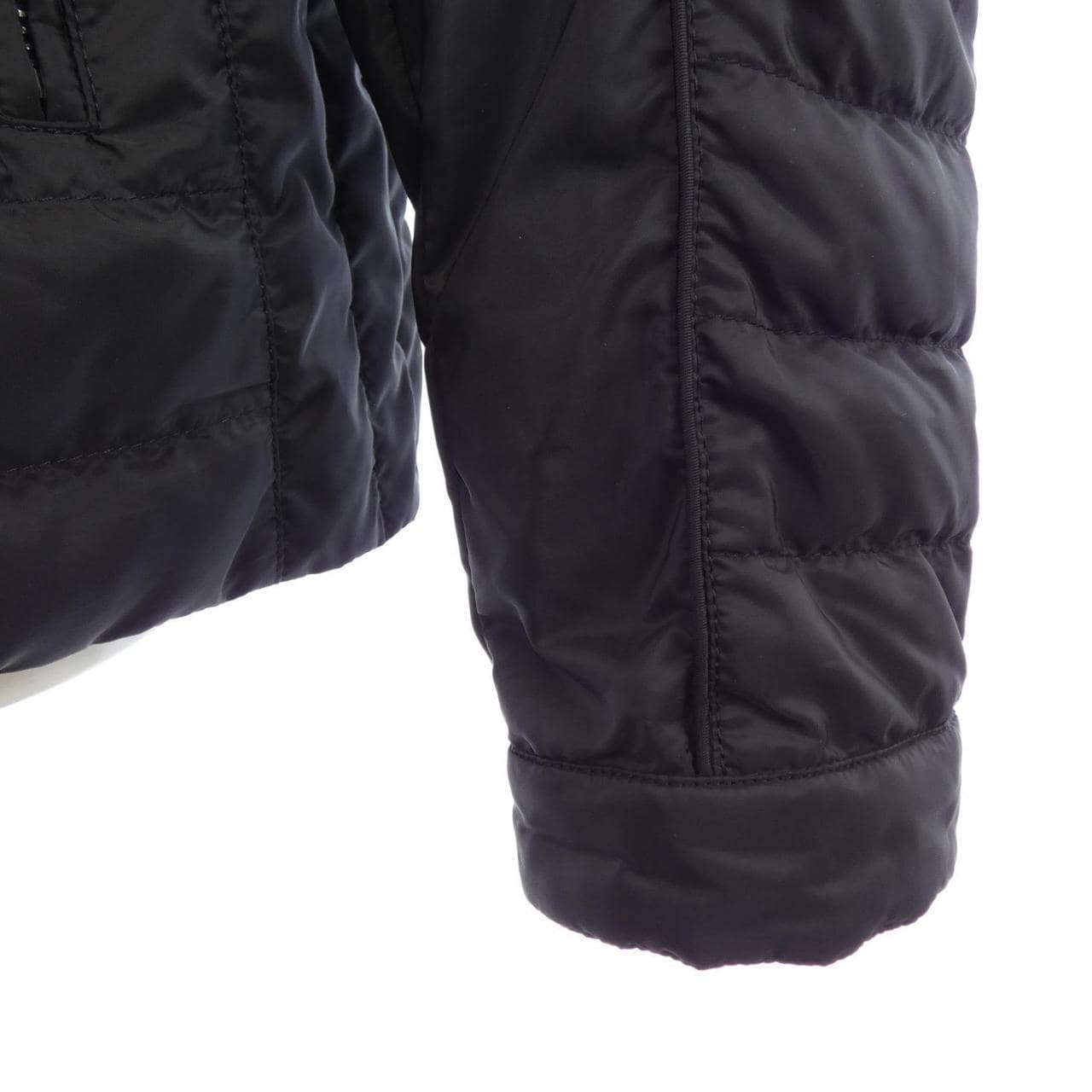プラダ PRADA トライアングルロゴ SGH068 R232 1060 ダウンジャケット