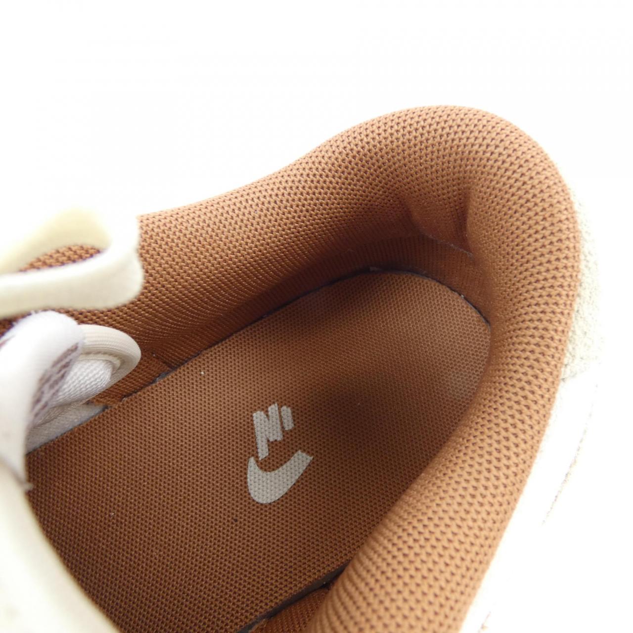 ナイキ NIKE スニーカー