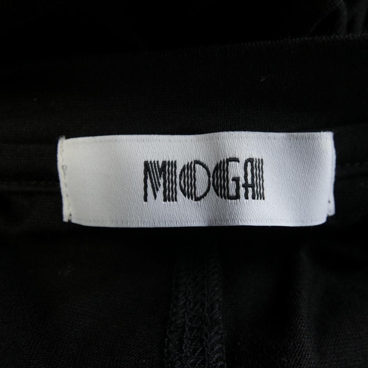 モガ MOGA トップス