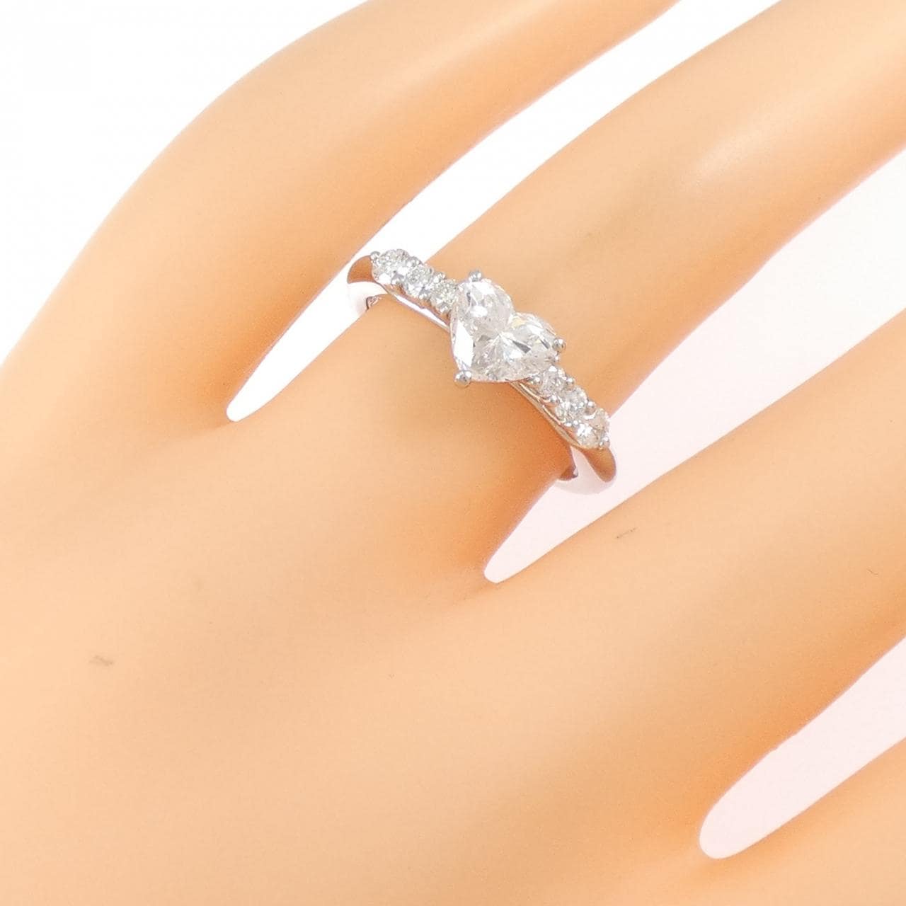PT900 ダイヤモンド リング 0.844CT E SI2 ハートシェイプ