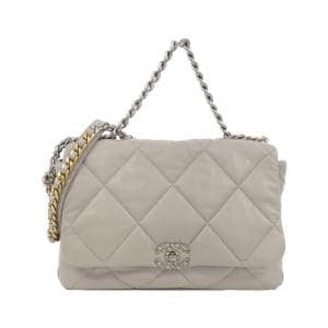 CHANEL shoulder bag