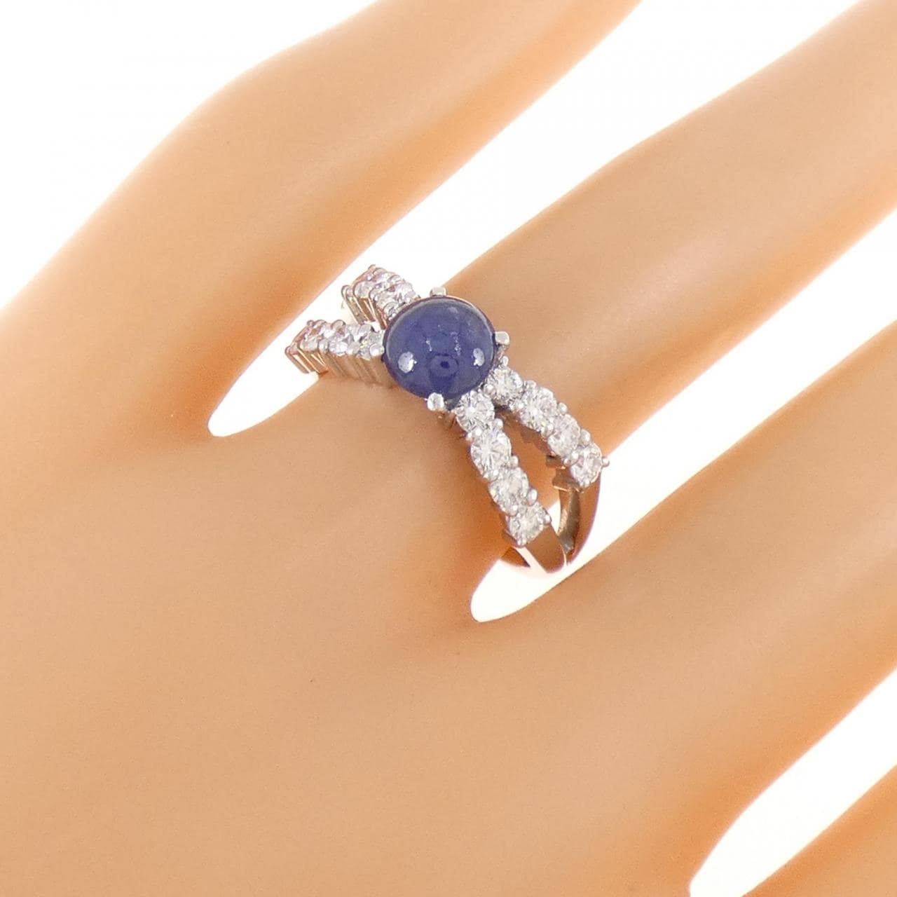 PT900 Sapphire Ring 0.94CT