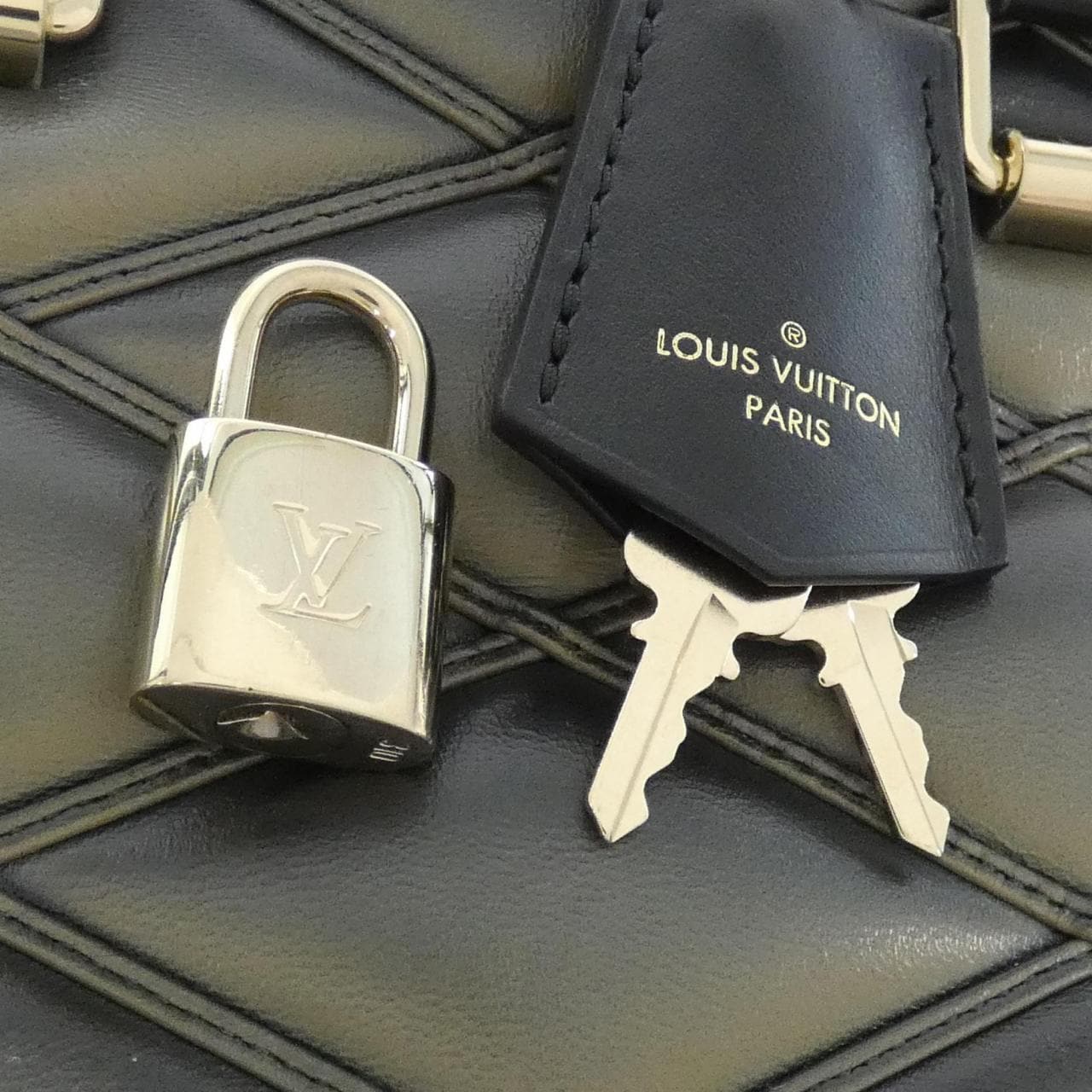 ルイヴィトン アルマBB M23576 バッグ