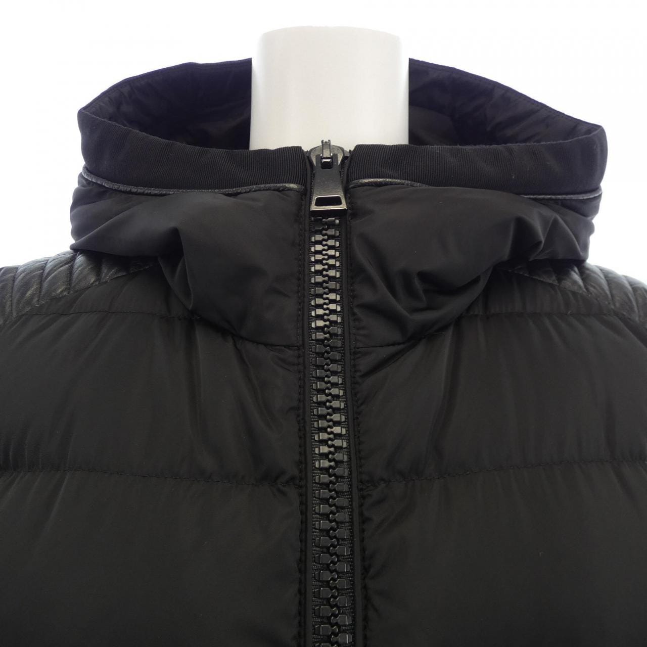 モンクレール MONCLER ダウンコート