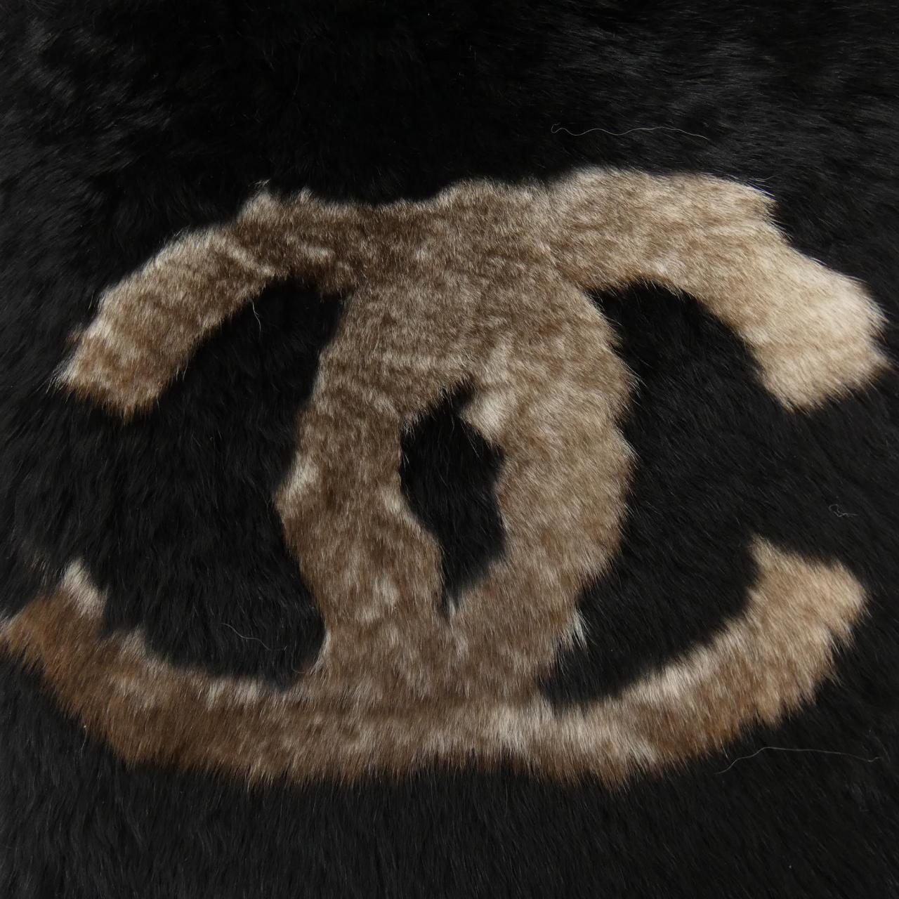 CHANEL MUFFLER