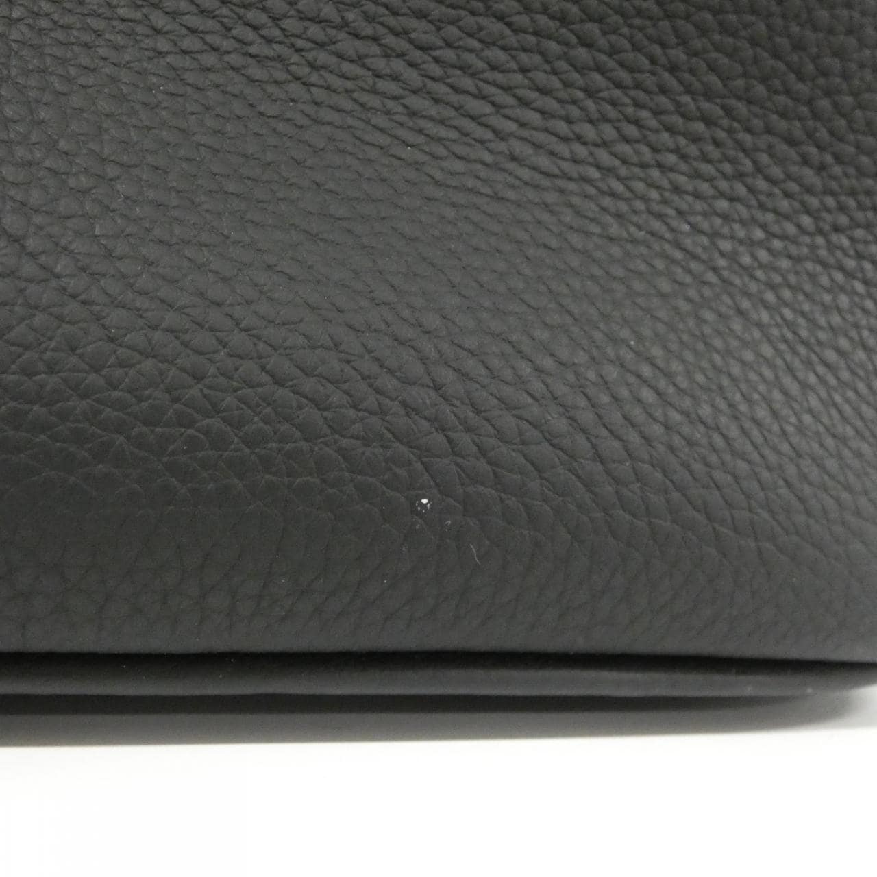 LOUIS VUITTON Capucines Souple GM M24880 包