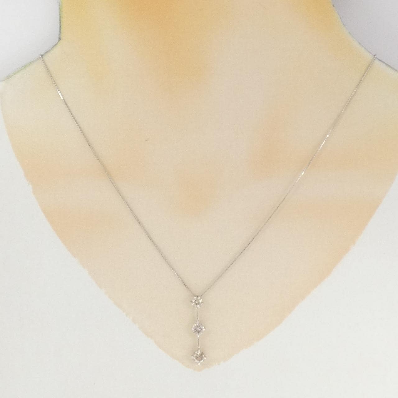K18WG スリーストーン ダイヤモンド ネックレス 1.00CT
