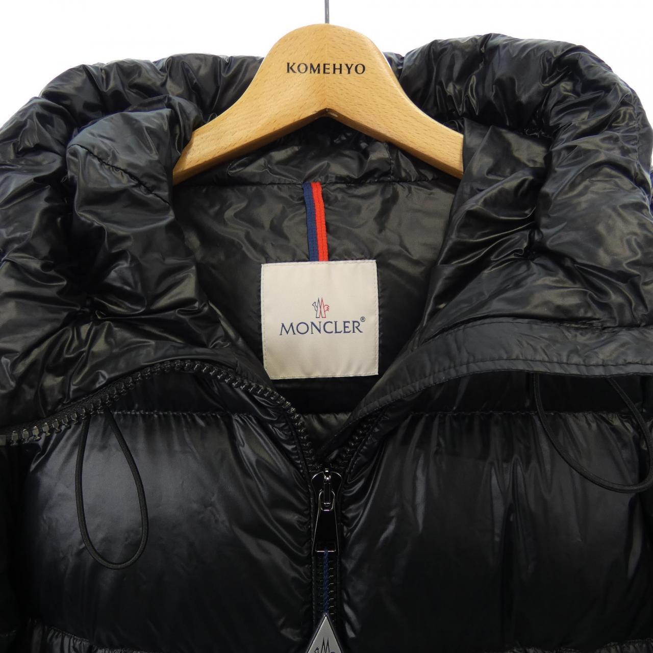 モンクレール MONCLER ダウンジャケット