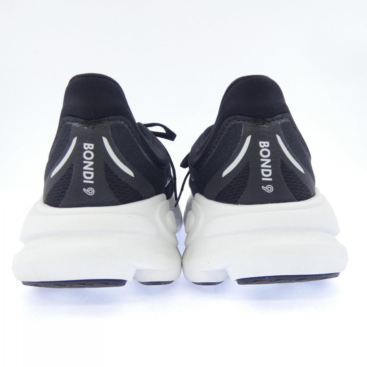 ホカオネオネ HOKA ONE ONE スニーカー