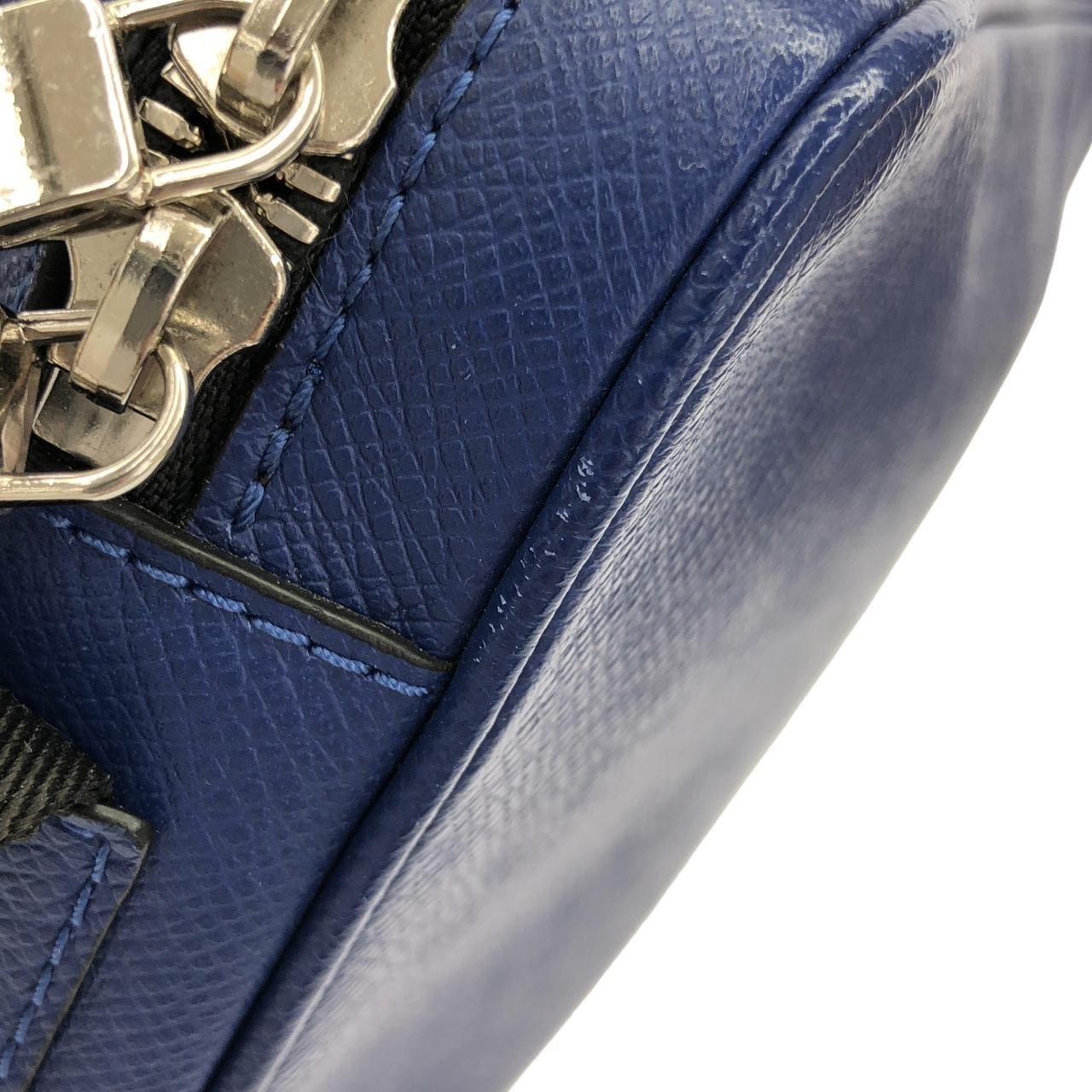 ルイヴィトン タイガ アウトドア メッセンジャー PM M33437 ショルダーバッグ