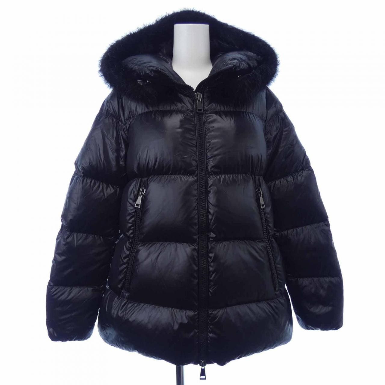 モンクレール MONCLER ダウンジャケット