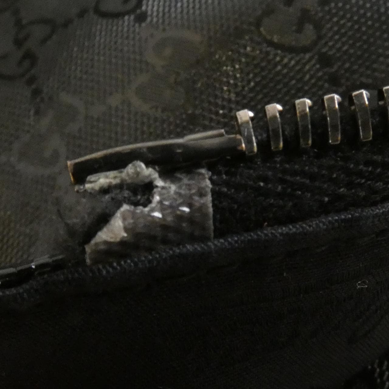 グッチ 211137 FU49R バッグ